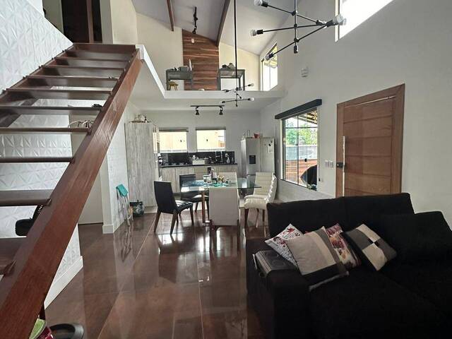 #1093 - Casa para Venda em Araruama - RJ