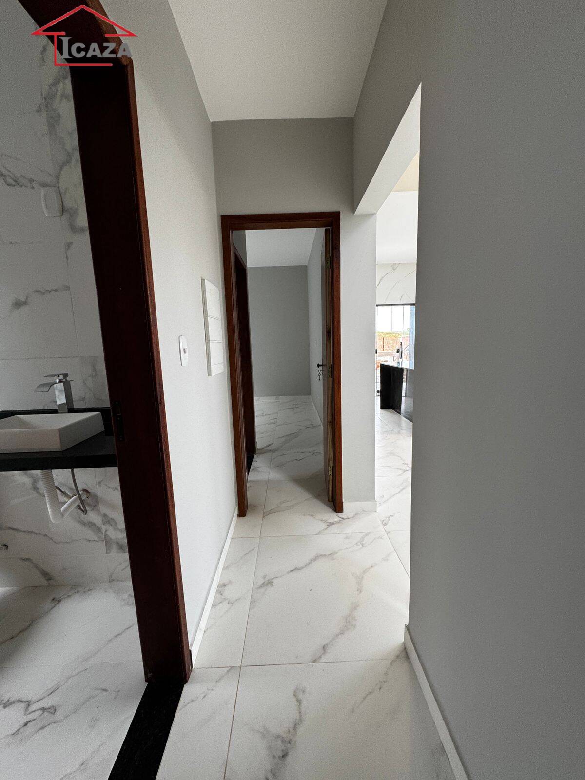 Casa à venda com 2 quartos, 101m² - Foto 2
